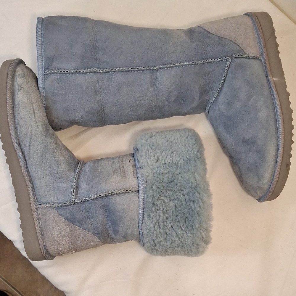 UGG Classic Light Blue Mid-Calf Suede Boots Shearling Lined. Lightly Worn. - Picture 2 of 10
